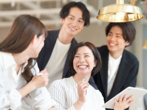 アズプロダクツ株式会社 ノベルティグッズの提案営業／未経験歓迎／土日祝休／面接1回