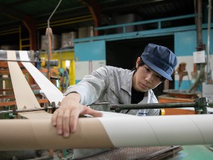 大和川紙工株式会社 製造職／未経験歓迎／年休120日／平均残業月10時間未満