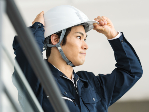 株式会社トクシントラスト 施工管理／月給35万円／前職給与保証／年休120日／土日祝休