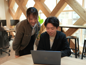 株式会社ハーマンドット Webディレクター／賞与最大7カ月分／未経験歓迎／土日祝休