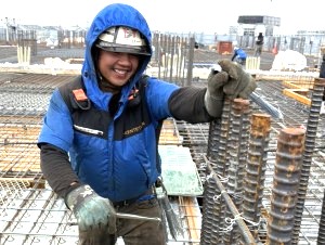 加勢本建鉄株式会社 鉄筋工事スタッフ／未経験歓迎／定時退社・残業無／資格取得支援