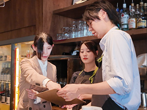 ワールドリカーインポーターズ株式会社 月給55万円以上／ビールの博物館などの関西エリアの統括幹部