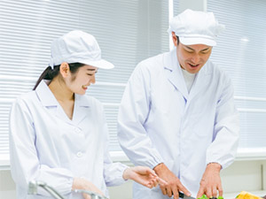 エスファクトリー東北株式会社(エスフーズグループ) 製造／未経験歓迎／賞与年3回／年休実質117日／手当充実