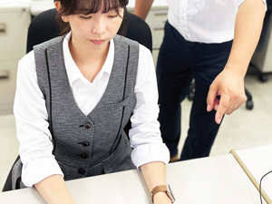 光伸株式会社 専門商社で働く！／事務スタッフ／未経験者も歓迎します