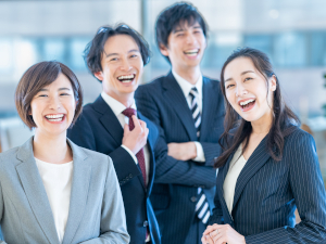 株式会社ディンプル(東証プライム企業・ワールドホールディングスの子会社) 人材派遣営業／未経験歓迎／年休121日／フレックス制／在宅可