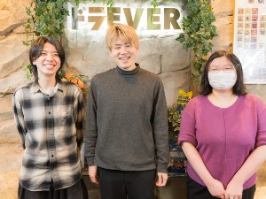 株式会社ドラＥＶＥＲ 経理／年間休日128日／賞与年2回／転勤なし／服装自由