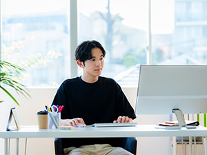 株式会社ａａａｔｈ 営業事務／実働6時間15分／基本定時退社／年間休日125日