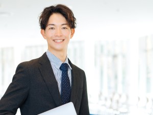 株式会社エムユー情報システム(UBE三菱セメント株式会社100％出資) 経理／賞与4.3カ月／基本定時退社／年休125日／土日祝休み