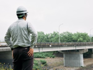 東日本コンクリート株式会社 土木施工管理（橋梁建設・補修・補強）年休125日／残業20h