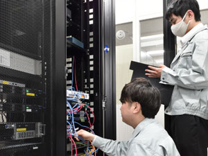 ニッセツ株式会社 設備施工管理（電気・通信・空調）／年休125日／残業少