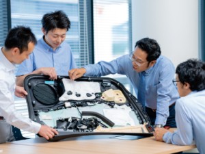 トヨタ紡織株式会社【プライム市場】(トヨタグループ) 機械系職種オープンポジション／フルフレックス制／年休121日