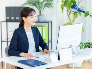 株式会社辰栄興発（シンエイコウハツ） 経理事務スタッフ／マンション管理の会計事務／完全週休二日制