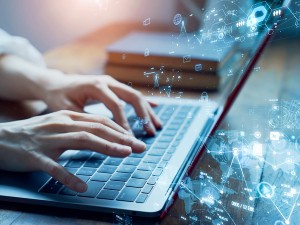 株式会社アスパーク Web系ITエンジニア／経験不問／土日祝休／E002ーI