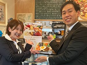 株式会社いわさき 食品サンプルのルート営業／年休126日／残業月10時間程度