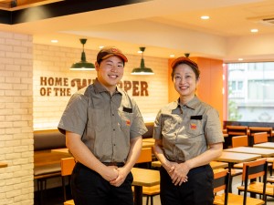 株式会社モリタゴルフ バーガーキングFC店スタッフ／面接1回／月給30万円以上