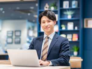 株式会社桑都システム ITエンジニア／未経験歓迎／残業月平均10h以下／土日祝休み