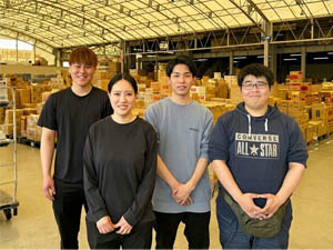 日栄商事株式会社 ルート配送／完全週休2日制で月給35万以上可能 ／残業少なめ