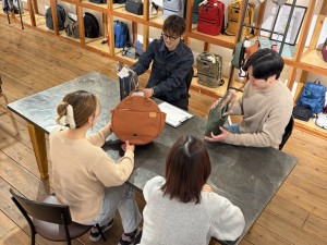 株式会社ハーヴェスト 自社ブランドバッグの物流管理／残業0／土日祝休み／女性活躍中