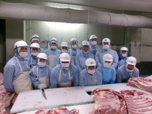 下山畜産株式会社 国産牛肉の加工スタッフ／未経験歓迎／土日休／手当充実