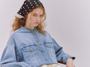 アイア株式会社 自社ECのWEBデザイナー／年休120日／服装自由／残業少