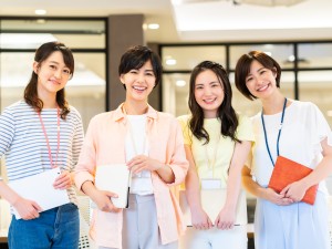 ＳｏｃｉｏＦｕｔｕｒｅ株式会社 運営サポート／未経験歓迎／月給26万円以上／髪色・服装自由