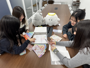 株式会社クラツクス 商品企画／フレックス率100％／年休126日／未経験OK