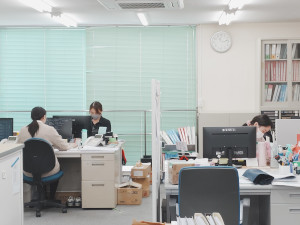 有限会社トモタケ 音響関連機器の事務／未経験歓迎／残業なし／土日祝休／面接1回