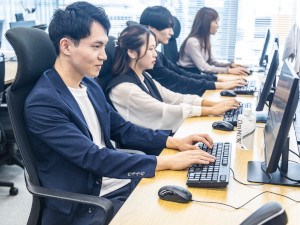 株式会社カスタマーリレーションテレマーケティング コールセンターSV／月給38万円以上／土日祝休／残業少なめ