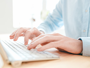 株式会社二戸自動車工業 事務スタッフ／残業なし／月給26万円～／未経験歓迎／年齢不問