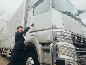 四国三菱ふそう販売株式会社 トラック・バスの法人営業／未経験歓迎／賞与4.2カ月分以上