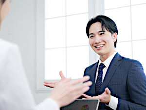 株式会社アケボノクラウン 老舗文具商社のルート営業／未経験歓迎／賞与実績約5.5カ月