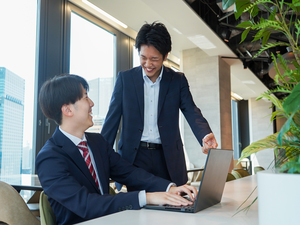 株式会社ＫＩＬＡＭＥＫ グッズ販売営業／月給32万～／平均年収900万／未経験歓迎