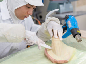 株式会社フジワラ 航空機部品の製造／未経験歓迎／日勤のみ・土日休み／手当充実