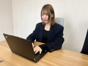 株式会社ルミナス 運営事務／未経験OK／年間休日125日以上／服装・髪型自由