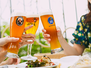 ワールドリカーインポーターズ株式会社 クリスマスマーケット等の飲食イベント企画・運営／年休108日