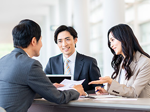 株式会社ケイアイシー 映像関連機器のルート営業／年間休日128日／業界上位シェア