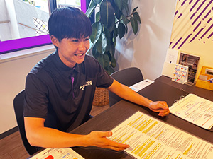 東食品株式会社 フィットネスジムの店長／未経験から半年かけて育成／全国57店