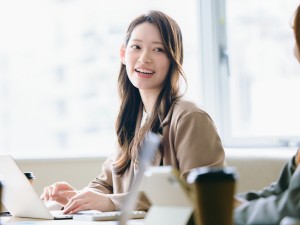 株式会社アスパーク 運用保守・テスト／研修充実／経験不問／土日祝休／E002ーI