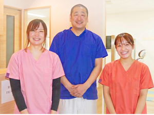 医療法人佳宏会　しまはら歯科クリニック 受付・助手／未経験歓迎／完週休2日／賞与有／年休130日以上