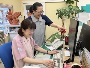 株式会社ワイエスアンドアソシエイツ 事務／定時退社／未経験歓迎／ブランクOK／年休128日