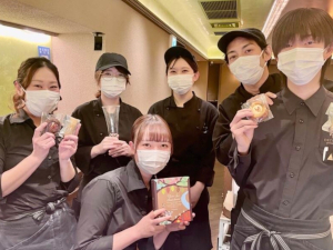 株式会社ブロードエッジ・アドバイザーズ 人気ショコラブランドの店長候補／月給30万円～／学歴不問