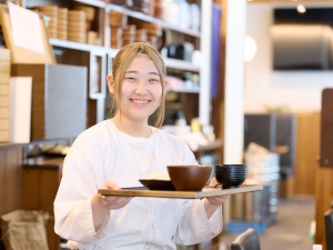 株式会社ＳＯＲＡ　ＧＲＯＵＰ（おでん 鈴／うまい魚が食べたくて／CAFEオムレットほか） 店長候補／未経験歓迎／賞与年2回／報奨金制度／UIターン歓迎