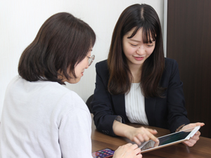 株式会社コネクト シニア向けスマホ講師／未経験歓迎／年休123日／賞与4カ月