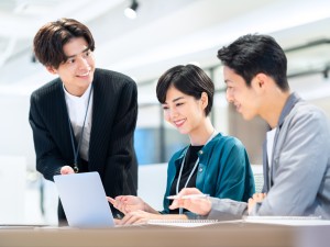 磯野不動産株式会社(株式会社明治屋のグループ会社) 経理／年休124日／昨年度賞与5カ月／土日祝休／残業月10H