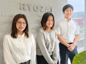 料材開発株式会社 ペットボトルメーカーの営業事務職／年休125日／土日祝休み