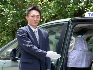 日本タクシー株式会社 ドライバー／全員面接／週3勤務／平均月収40万円／年齢不問