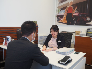 株式会社モトーレン神戸(GLIONグループ) BMWサービススタッフ／月給26万円～／賞与3か月／未経験可