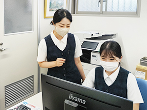 東洋電機株式会社 神戸本社男女事務正社員／完全週休2日／年休131日／経験不問