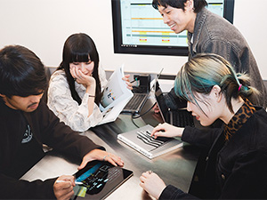 株式会社ジーエークロッシング 大手ブランドの撮影用サンプルマネジメント／未経験歓迎／賞与有