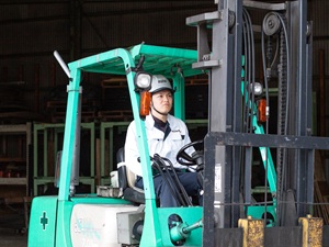 コーワン株式会社 倉庫作業／賞与実績4.15カ月／年休120日／未経験歓迎
